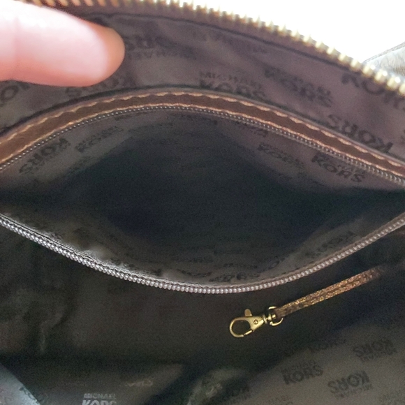 Michael Kors Signature bag - Picture 8 of 11